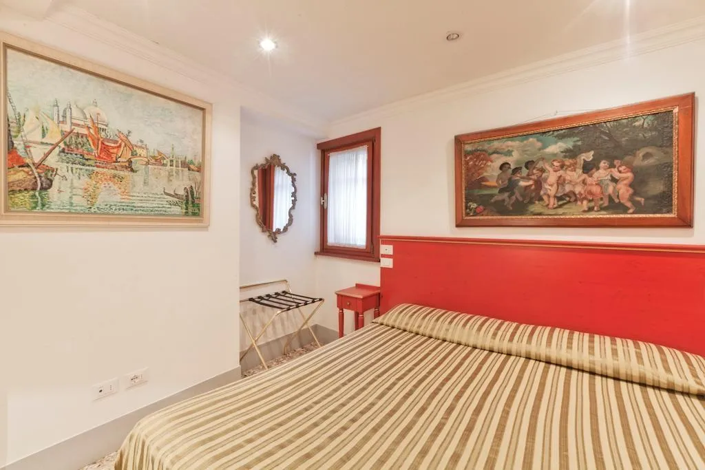 Room, Palazzo Cendon, Venice