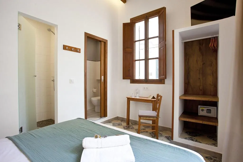 Room, Casal de Petra - Rooms & Pool, Majorca