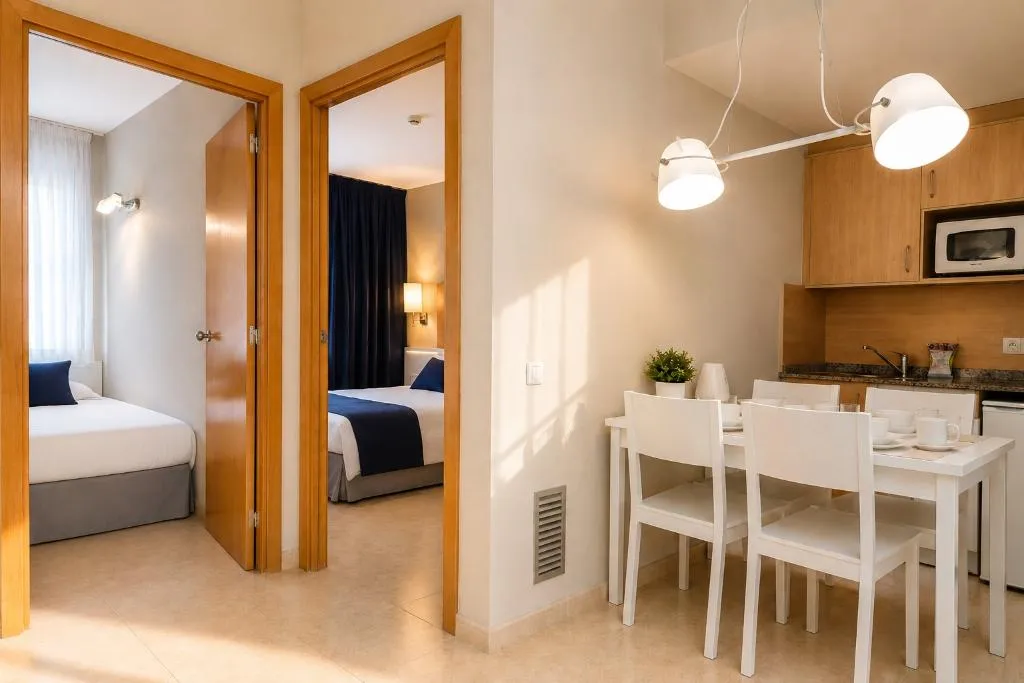 APARTMENT SEA VIEW TWO BEDROOMS Room, SunClub Salou, Costa Dorada