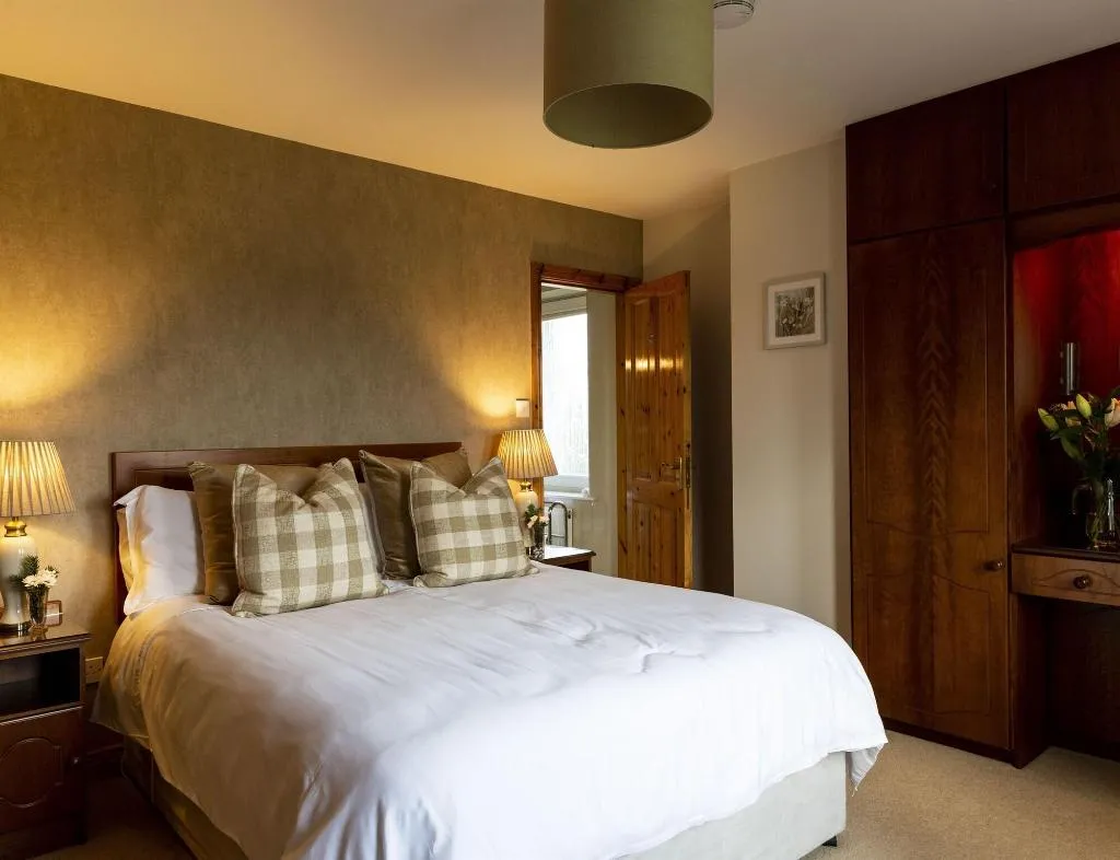 Room, Lake House B&B, Cork