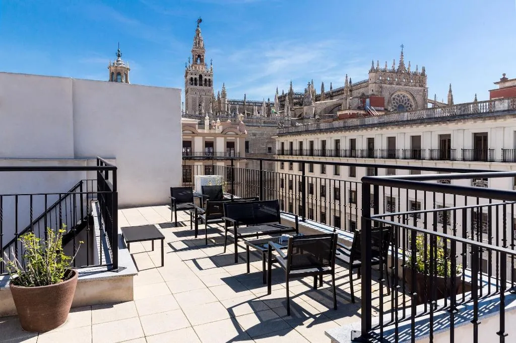 General view, Puerta Catedral Vinuesa15, Seville