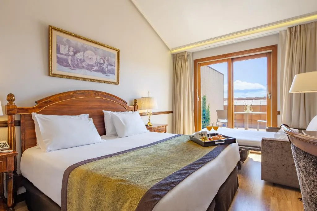 Room, Dorma Reina Isabel, Madrid