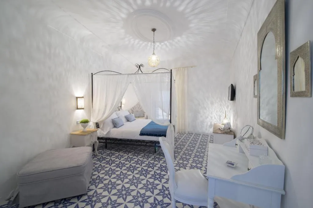 Room, B&B La Barbera, Naples