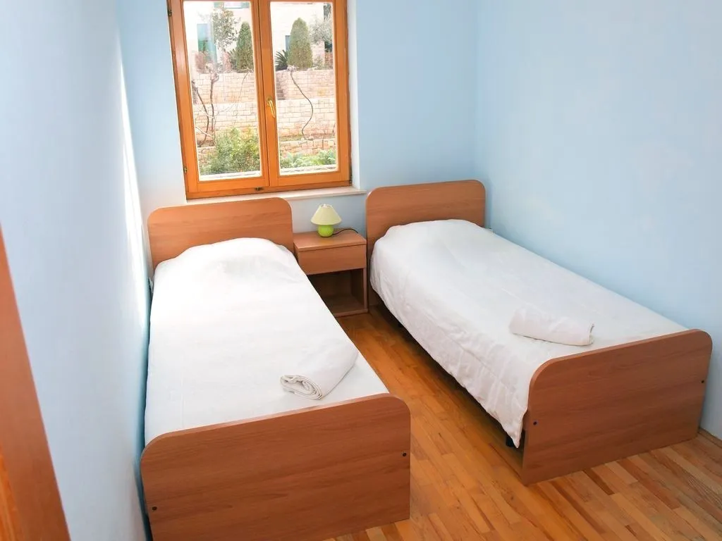 APARTMENT CAPACITY 6 Room, Santic, Split