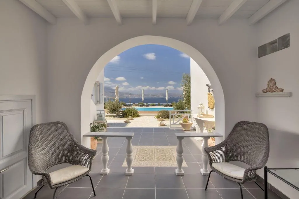 Room, Miland Suites, Santorini