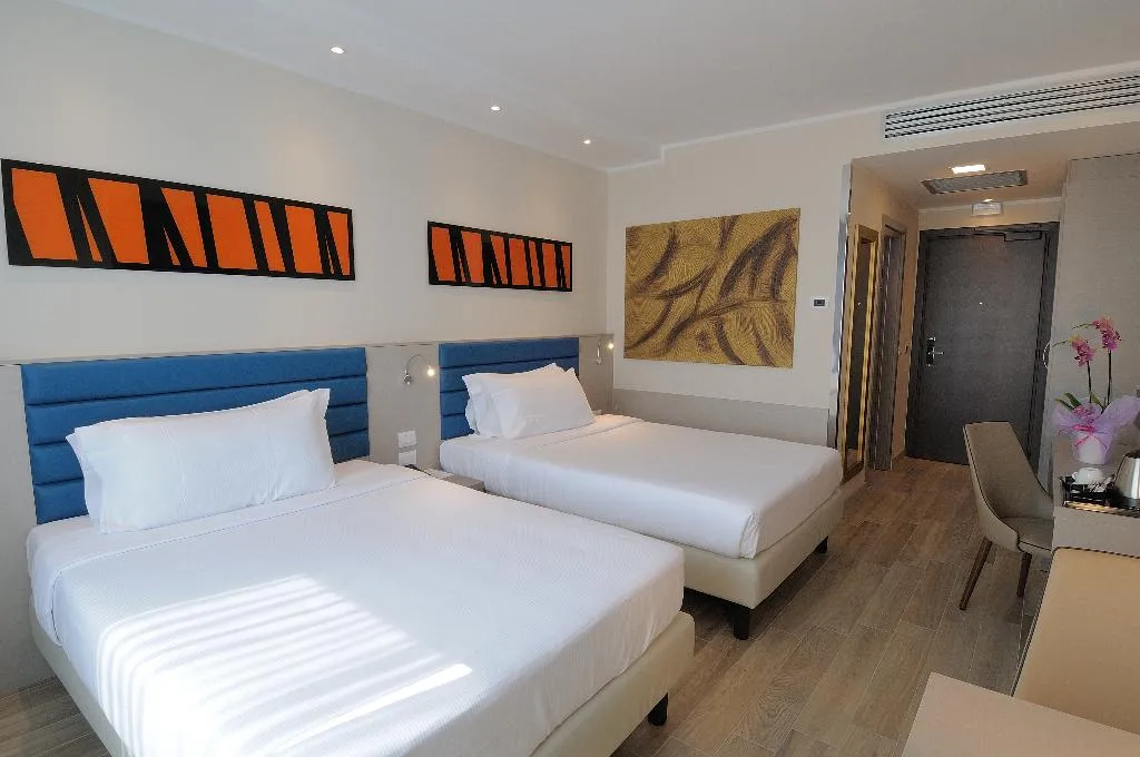 QUADRUPLE STANDARD Room, iH Hotels Milano Lorenteggio, Milan
