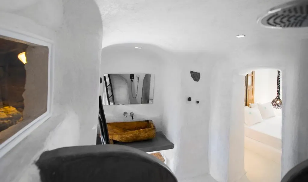 SUITE STANDARD Room, Sophia Luxury Suites, Santorini