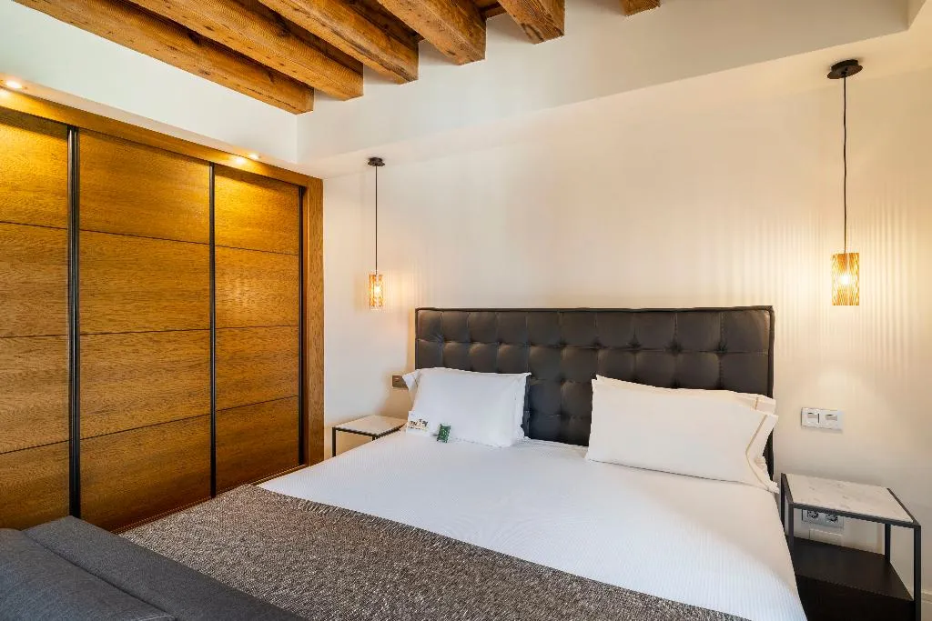 JUNIOR SUITE STANDARD Room, Áurea Convento Capuchinos by Eurostars Hotel, Madrid