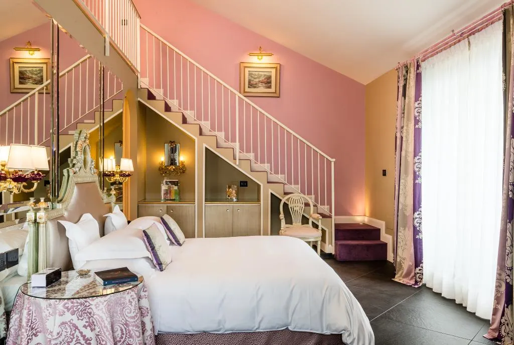 Room, Villa e Palazzo Aminta, Milan