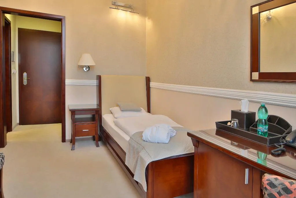 SINGLE STANDARD Room, Sun Palace Wellness Hotel Marianske Lazne, Prague