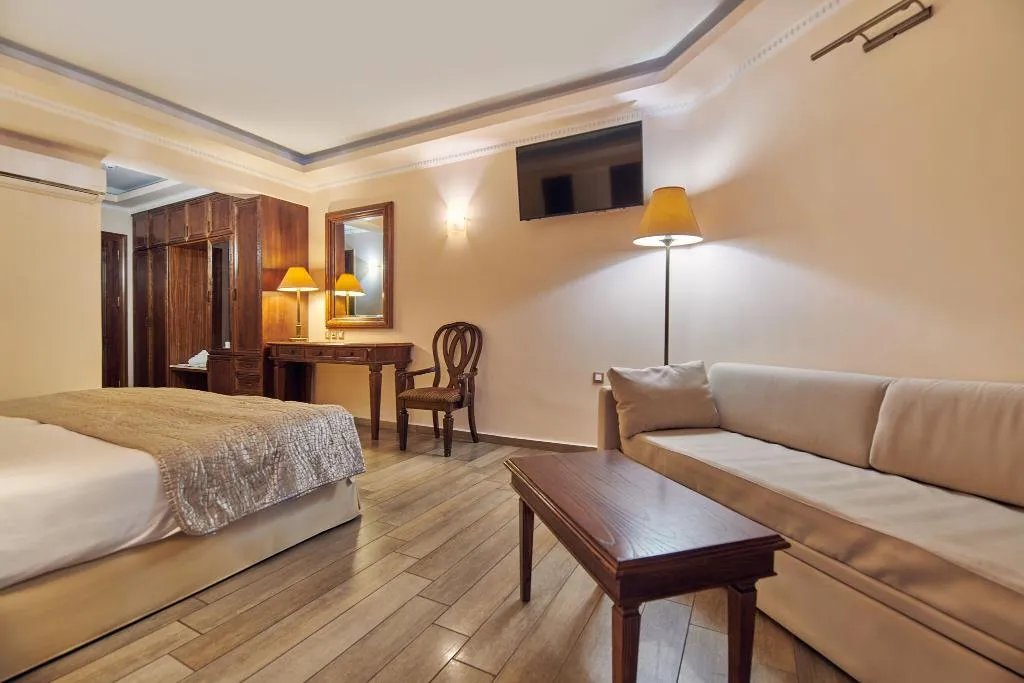 JUNIOR SUITE POOL VIEW Room, Palazetto Suites Zakynthos, Zante
