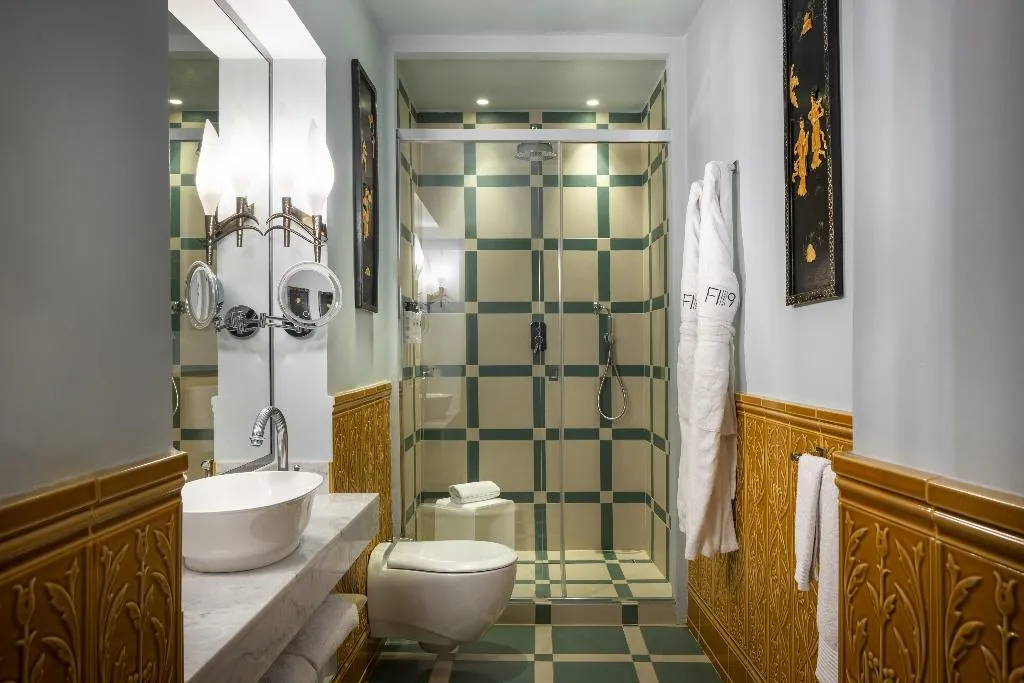 SUITE CAPACITY 5 Room, Hotel Number Nine, Florence