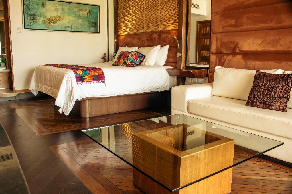 APARTMENT THREE BEDROOMS WITH PRIVATE POOL Room, Aldea Thai by oceanfront, Playa Del Carmen