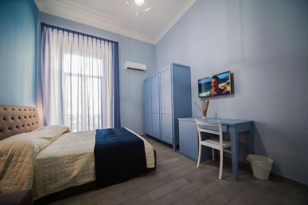 Room, La Perla Del Golfo, Naples