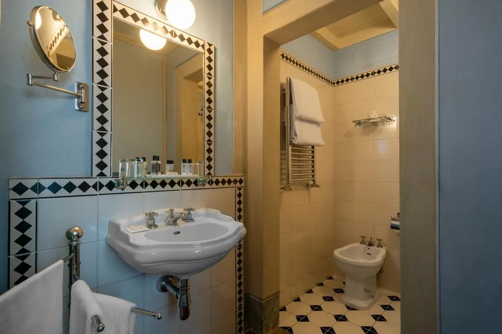 DOUBLE SUPERIOR Room, Loggiato Dei Serviti, Florence