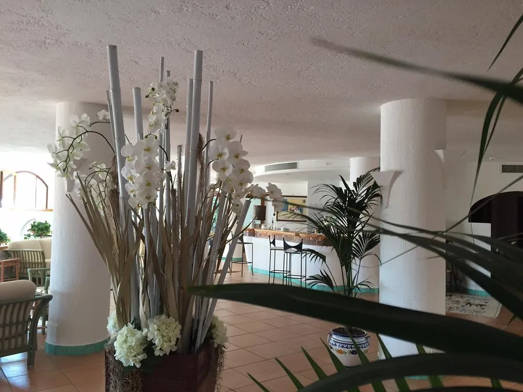 Lobby, Punta Est, Olbia
