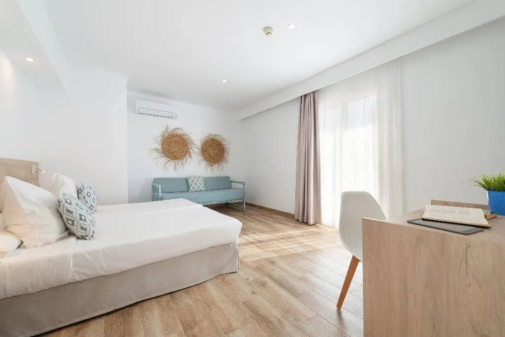APARTMENT ONE BEDROOM Room, Villa Real Club Apartments, Majorca