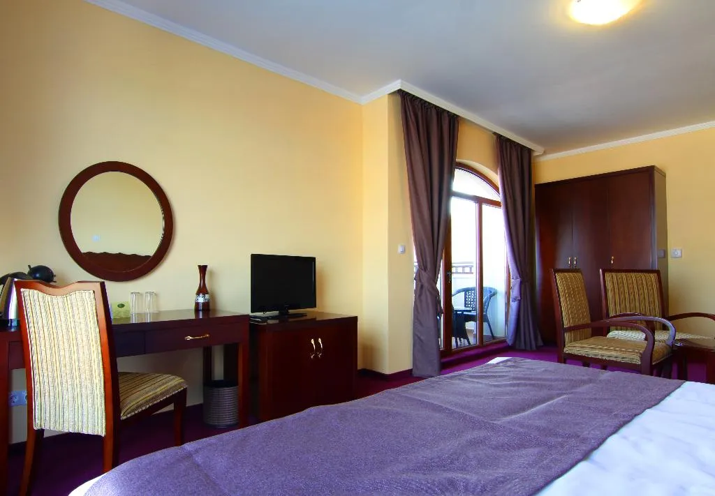 JUNIOR SUITE DELUXE Room, The Vineyards Spa Resort, Bourgas