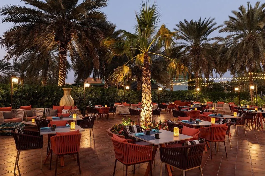 Restaurant, Le Royal Meridien Beach Resort and Spa, Dubai