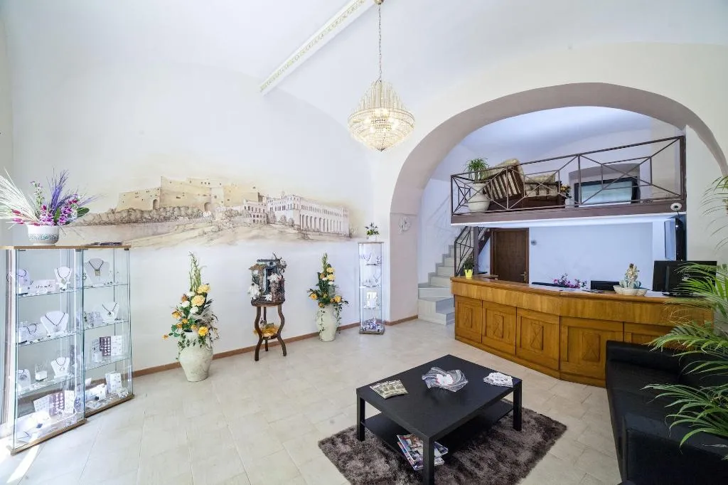 Lobby, Residence Confalone, Naples