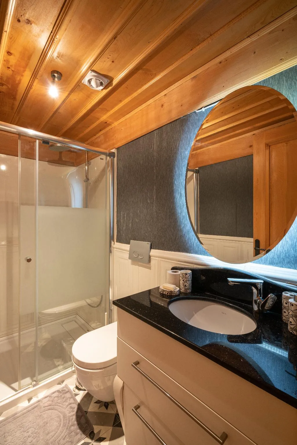 APARTMENT THREE BEDROOMS TWO BATHROOMS Room, Cedrus Hotel, Antalya