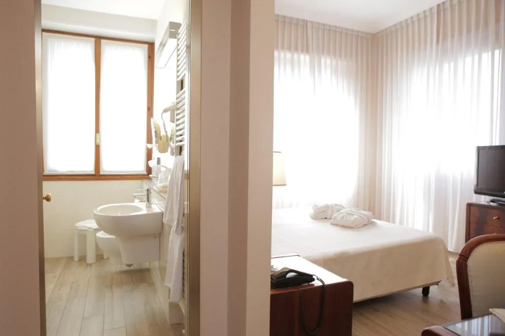 DOUBLE SINGLE USE STANDARD Room, Bristol Hotel, Milan