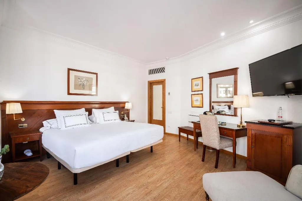 DOUBLE SUPERIOR Room, Melia Plaza, Valencia