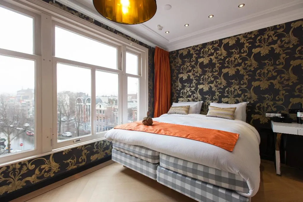 DOUBLE DELUXE CANAL VIEW Room, Amsterdam Canal Hotel, Amsterdam