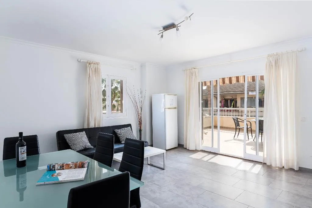 APARTMENT TWO BEDROOMS WITH TERRACE Room, Acapulco Apartments, Majorca