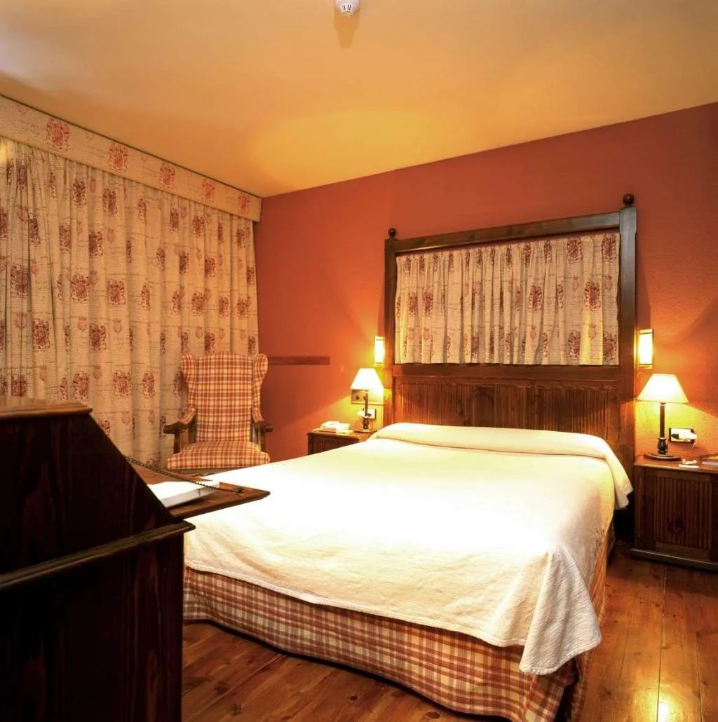 DOUBLE STANDARD Room, Parador de Arties, Costa Brava