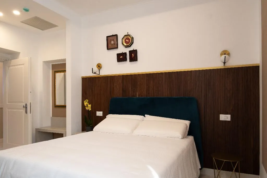 QUADRUPLE DELUXE Room, Palazzo Adele Rooms & Apartments, Naples