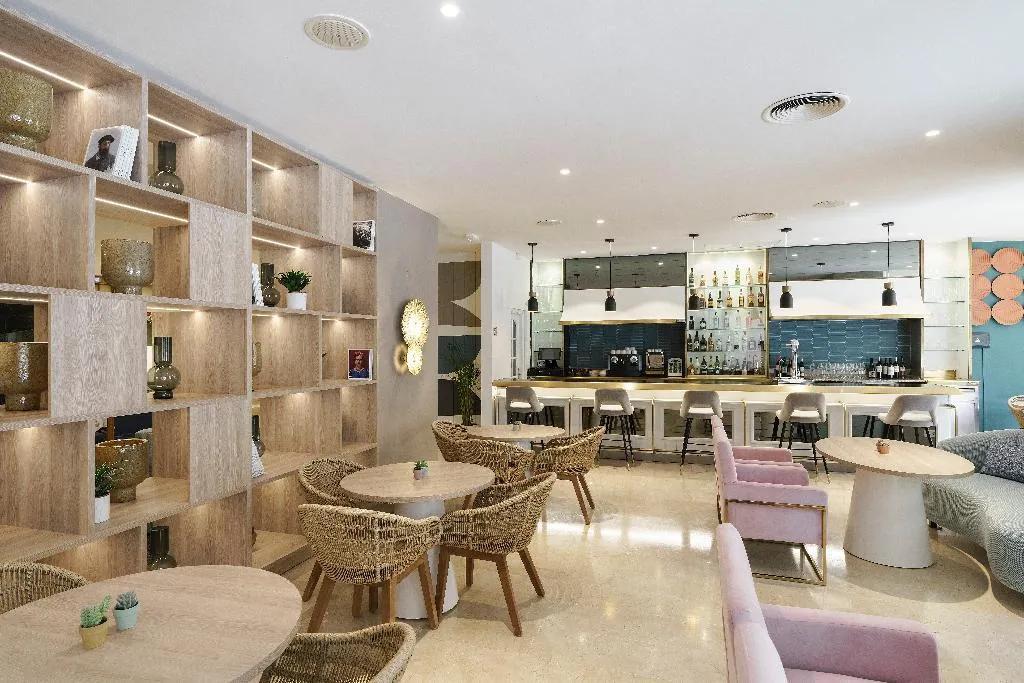 Bar, Hotel Costa Malaga by Pierre & Vacances, Costa Del Sol