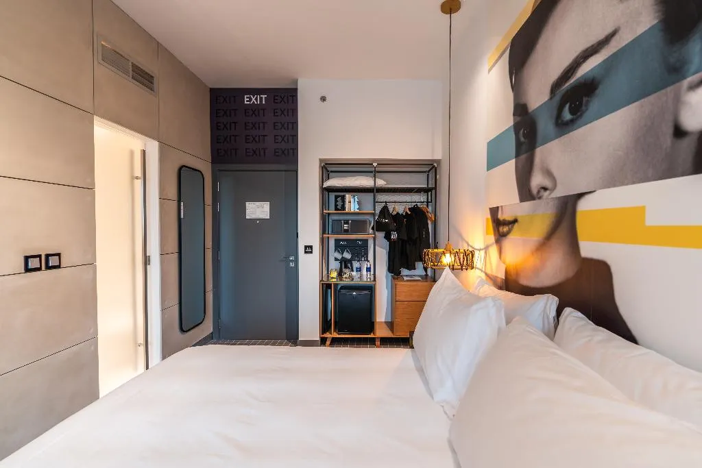 Room, Studio One Hotel, Dubai