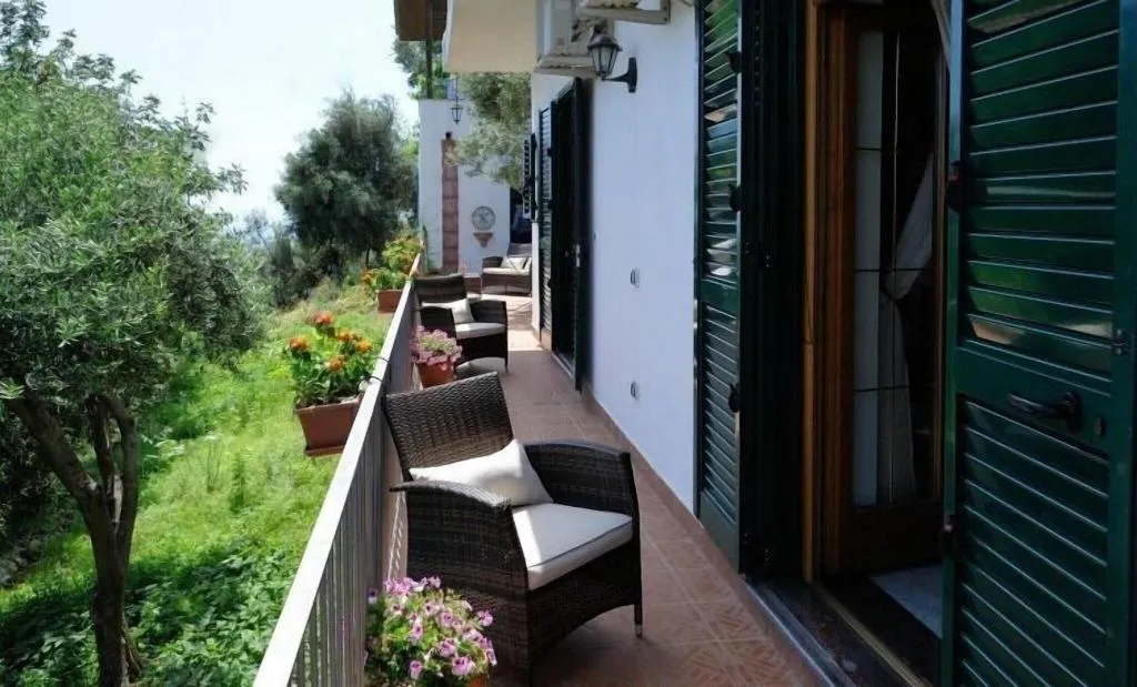 Terrace, Holiday House le Palme, Naples