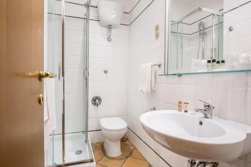 Room, Trastevere, Rome