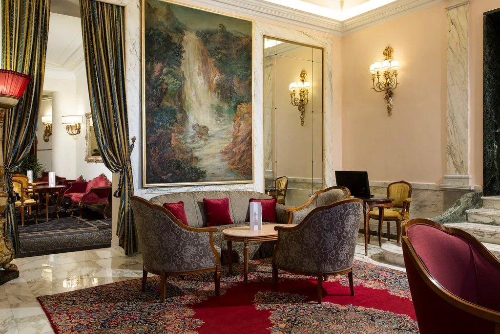 Lobby, Nazionale, Rome