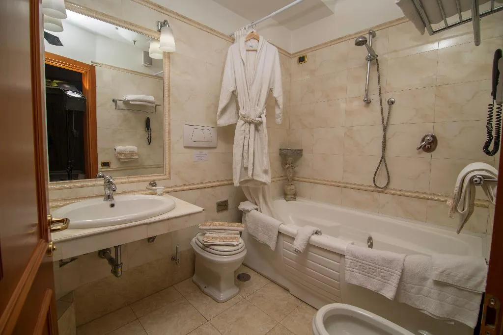 Double or Twin STANDARD Room, Luxury Rooms H 2000 Roma, Rome
