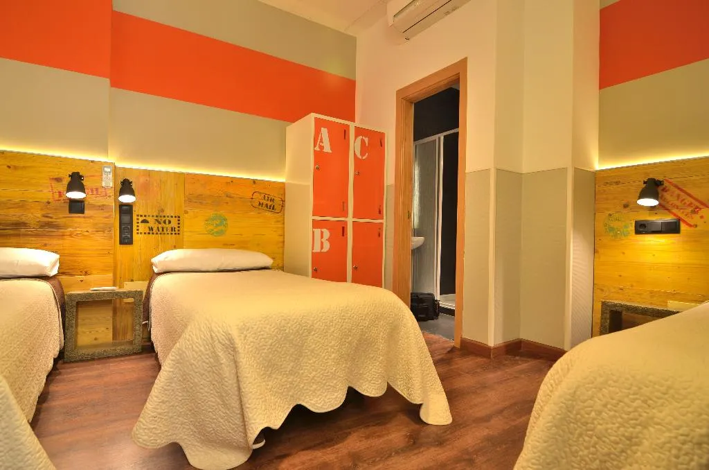 TRIPLE STANDARD Room, Far Home Atocha, Madrid