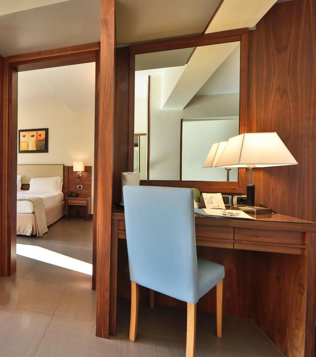 Room, Suites & Residence Hotel, Naples