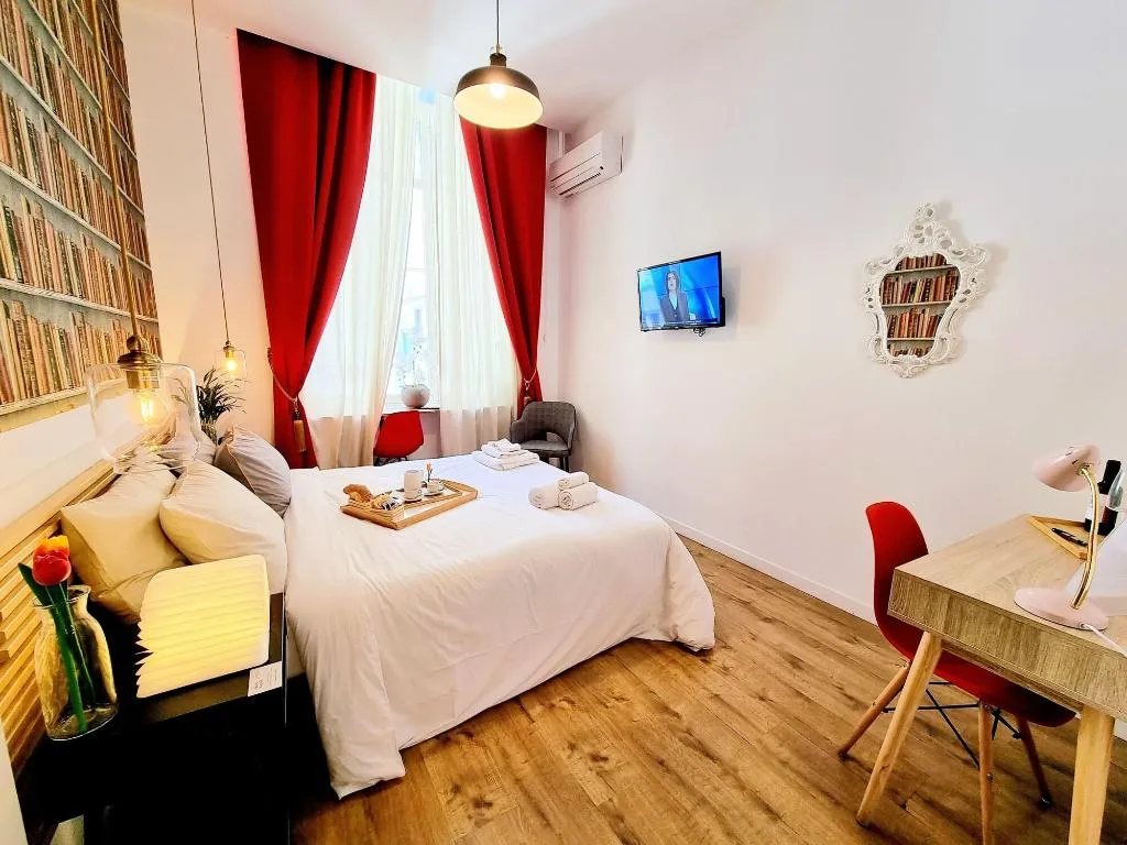 Room, Daily Napoli, Naples