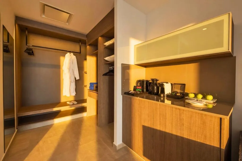 SUITE SIDE SEA VIEW Room, Cavo Maris Beach Hotel, Cyprus