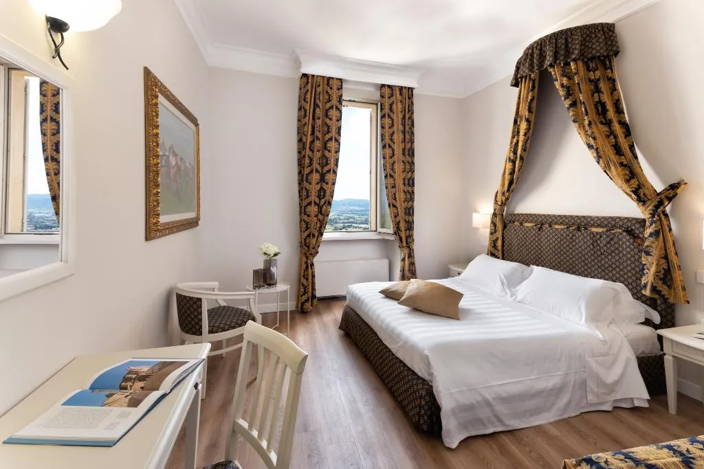 SUITE CAPACITY 1 Room, Hotel Fontebella, Perugia