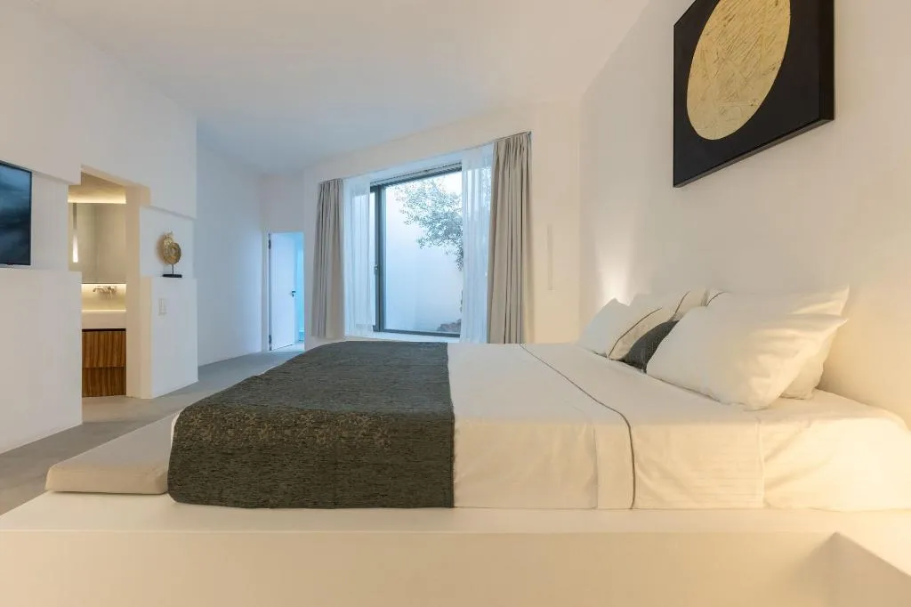 Room, Heavens Edge by Mr and Mrs White, Santorini