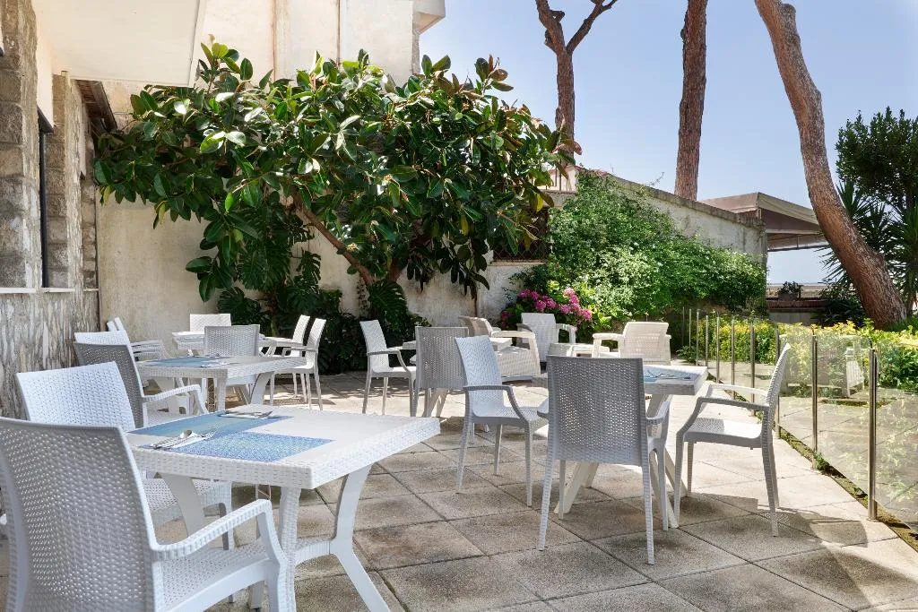 Terrace, Sea Breeze Residence, Naples