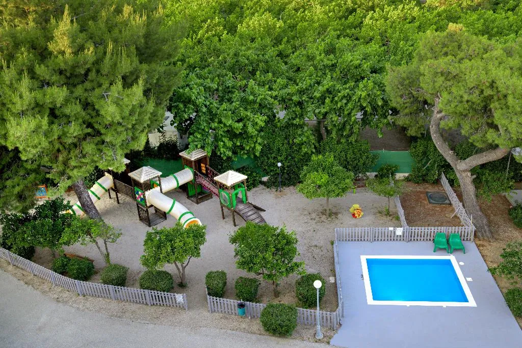 Sports and Entertainment, The Grove Seaside Hotel, Athens