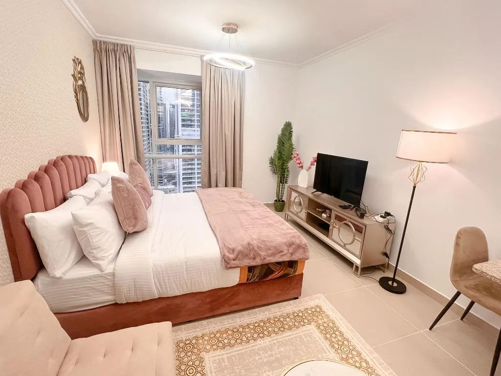 STUDIO DELUXE ONE BED Room, Goldcrest Executive, Dubai