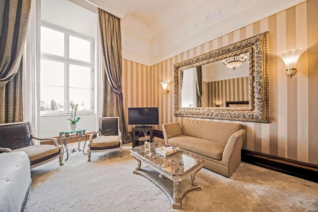 FAMILY ROOM STANDARD Room, Anantara Palazzo Naiadi Rome Hotel, Rome
