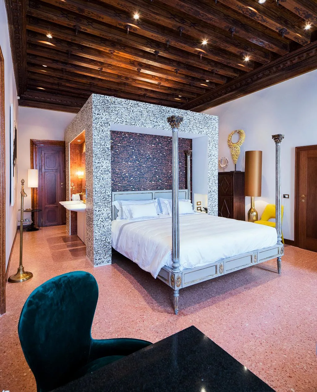 JUNIOR SUITE DELUXE CANAL VIEW Room, Hotel Heureka, Venice