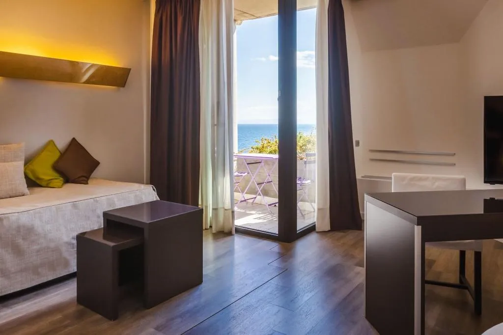 Room, Four Points by Sheraton Catania Hotel & Conference, Catania