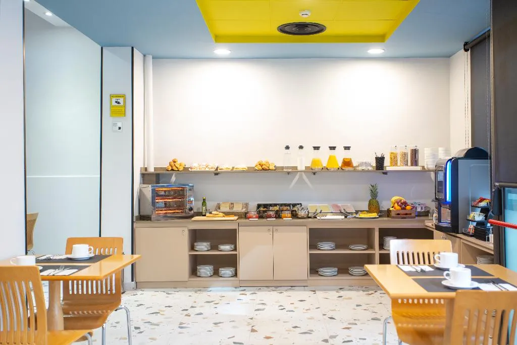 Restaurant, Casual Colours Barcelona, Barcelona